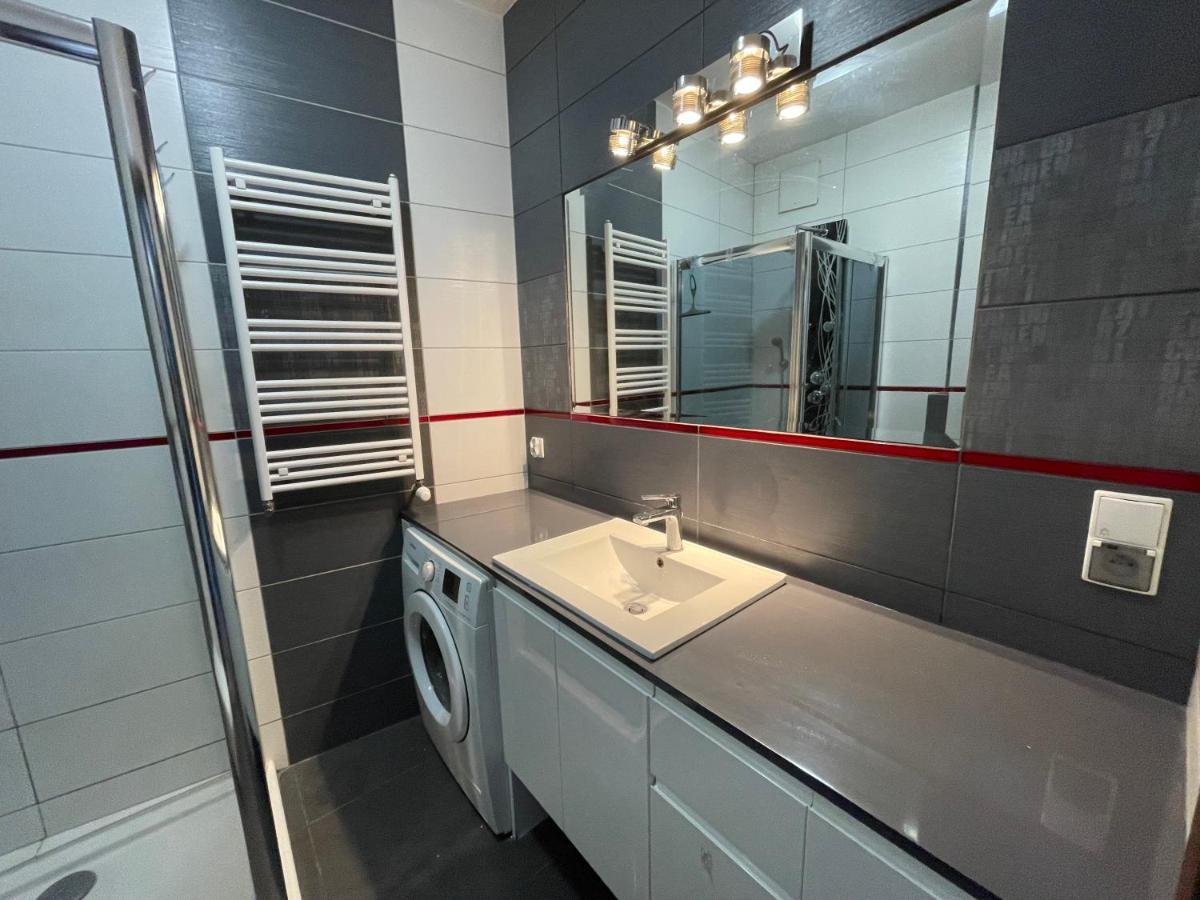 Gdynia Apartament 42 M Z Miejscem W Garazu Z Winda Blisko Centrum I Morza Esterno foto